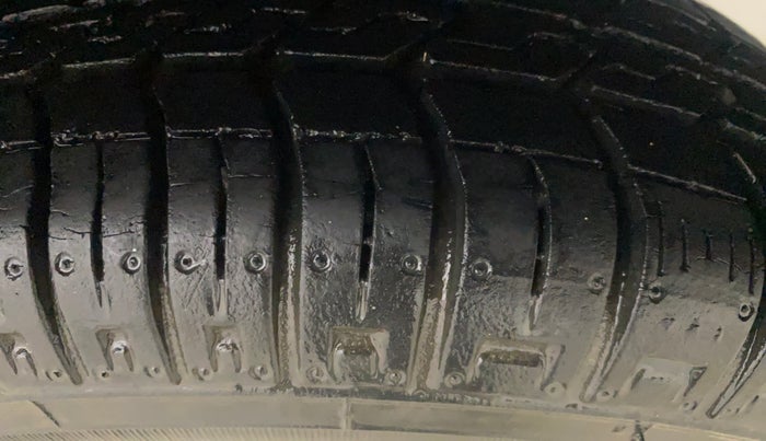 2015 Maruti Alto 800 LXI, Petrol, Manual, 16,272 km, Left Rear Tyre Tread