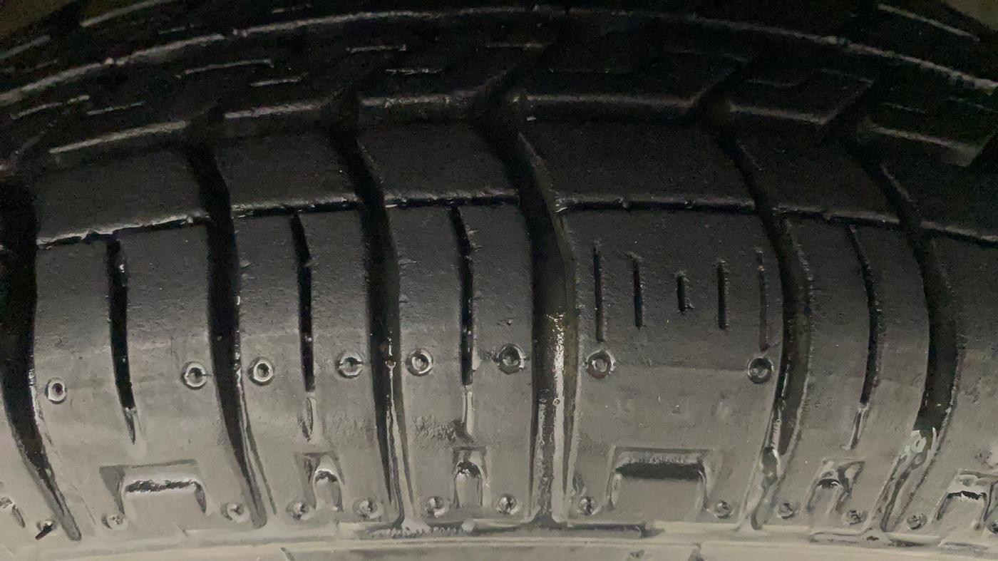 2015 Maruti Alto 800 LXI, Petrol, Manual, 16,272 km, Right Front Tyre Tread