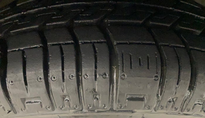 2015 Maruti Alto 800 LXI, Petrol, Manual, 16,272 km, Right Front Tyre Tread