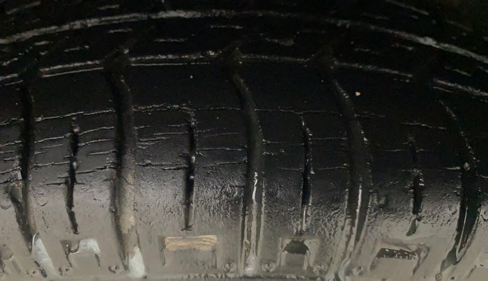 2015 Maruti Alto 800 LXI, Petrol, Manual, 16,272 km, Left Front Tyre Tread