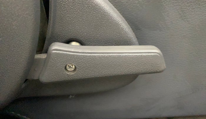 2015 Maruti Alto 800 LXI, Petrol, Manual, 16,272 km, Driver Side Adjustment Panel