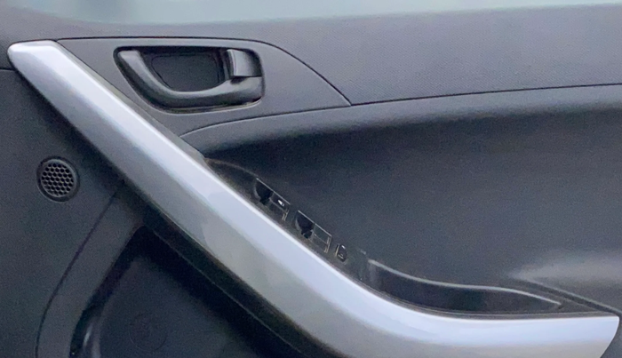 2020 Tata NEXON XMA PETROL, CNG, Automatic, 91,310 km, Driver Side Door Panels Control
