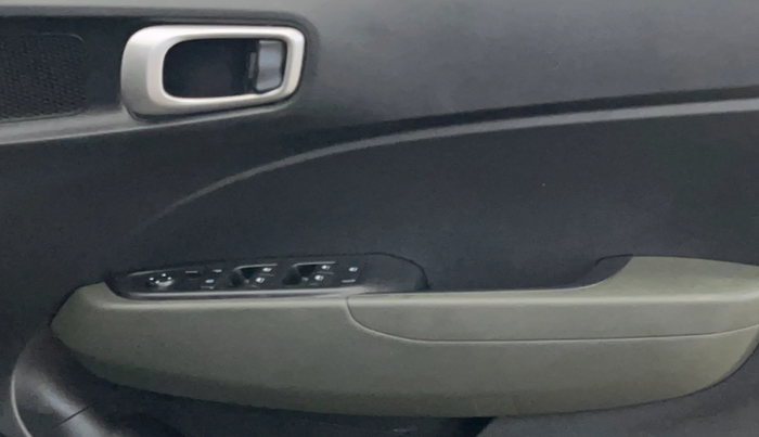 2019 Hyundai VENUE S 1.2, Petrol, Manual, 28,246 km, Driver Side Door Panels Control