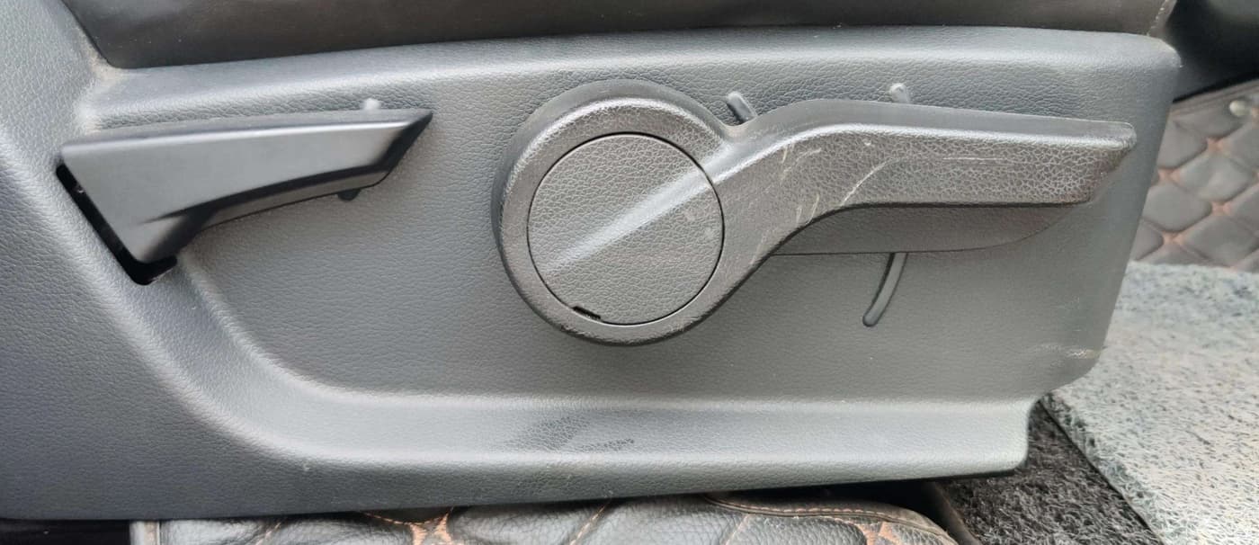 2023 Mahindra Thar LX D AT 4WD HT, Diesel, Automatic, 23,107 km, Driver Side Adjustment Panel