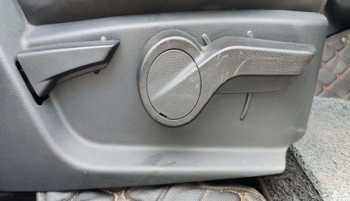 2023 Mahindra Thar LX D AT 4WD HT, Diesel, Automatic, 23,107 km, Driver Side Adjustment Panel