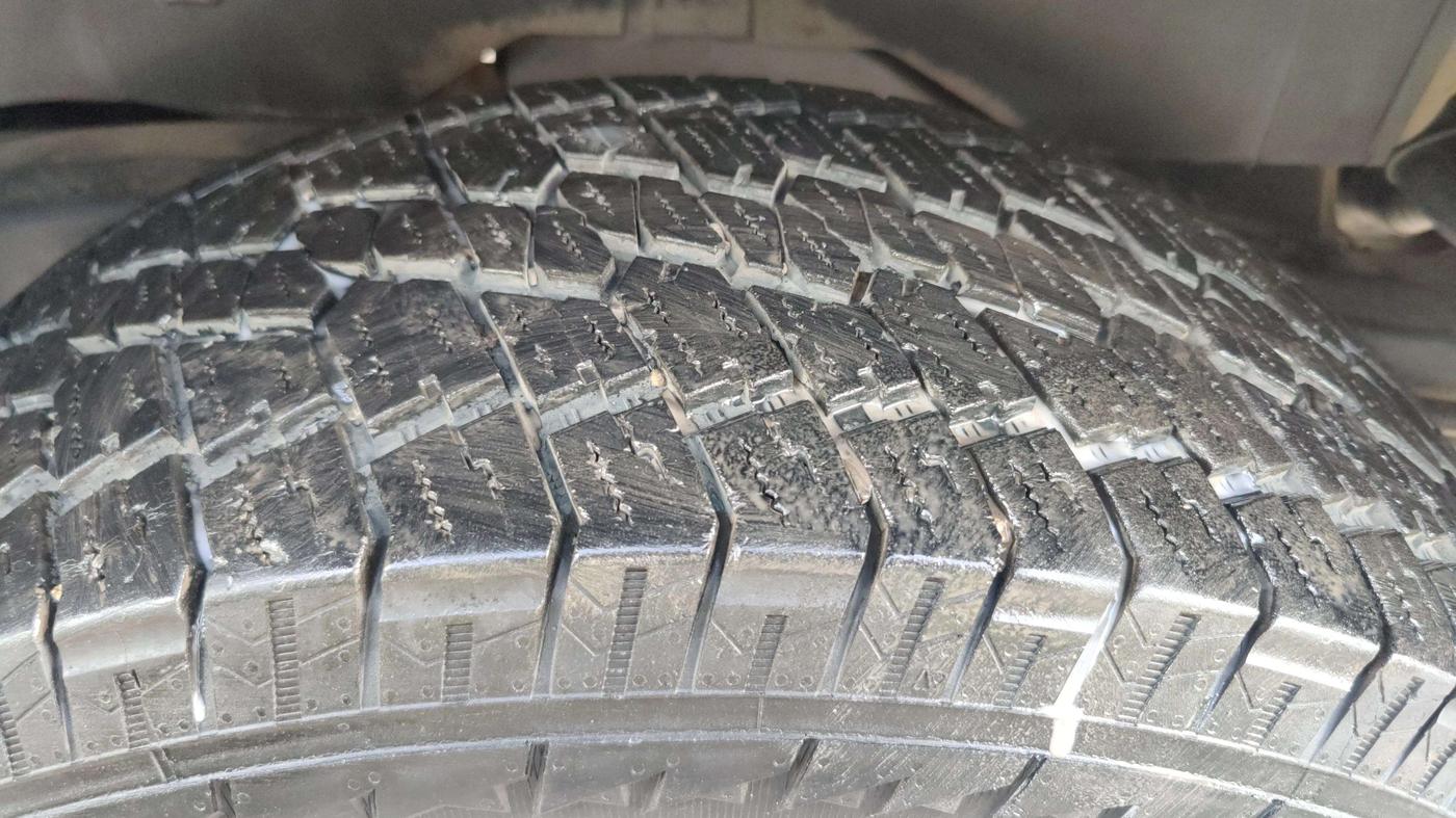 2023 Mahindra Thar LX D AT 4WD HT, Diesel, Automatic, 23,107 km, Left Front Tyre Tread