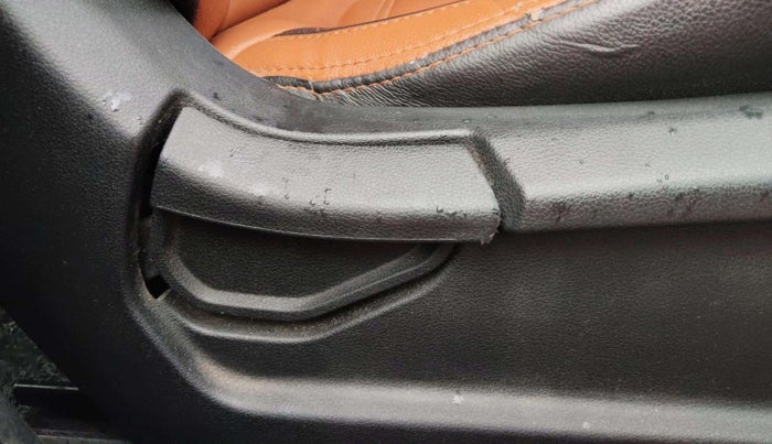 2019 Hyundai VENUE S 1.2, Petrol, Manual, 42,878 km, Driver Side Adjustment Panel