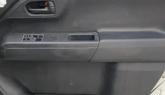 2019 Maruti New Wagon-R LXI CNG 1.0, CNG, Manual, 92,279 km, Driver Side Door Panels Control