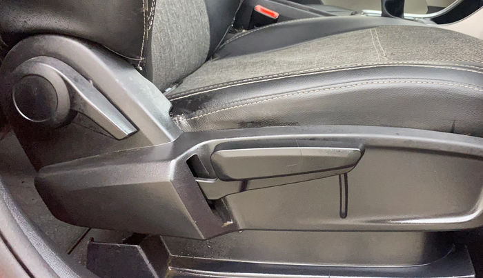 2022 Tata ALTROZ XZ PETROL, Petrol, Manual, 42,238 km, Driver Side Adjustment Panel
