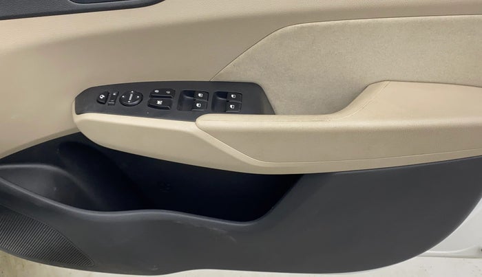 2019 Hyundai Verna 1.6 VTVT SX, Petrol, Manual, 30,582 km, Driver Side Door Panels Control