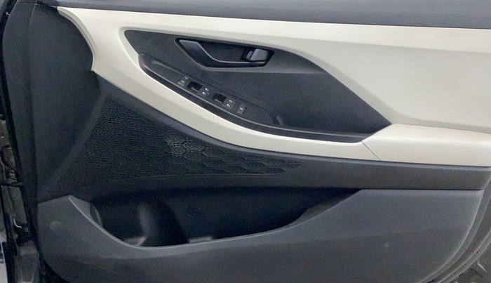 2023 Hyundai Creta E 1.5 PETROL, Petrol, Manual, 31,207 km, Driver Side Door Panels Control