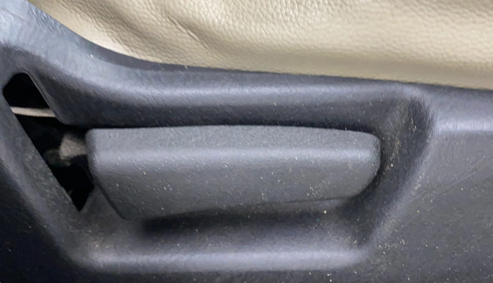 2020 Maruti Alto VXI, Petrol, Manual, 89,414 km, Driver Side Adjustment Panel