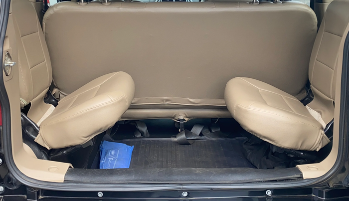 2023 Mahindra BOLERO NEO N 8, Diesel, Manual, 30,272 km, Boot Inside