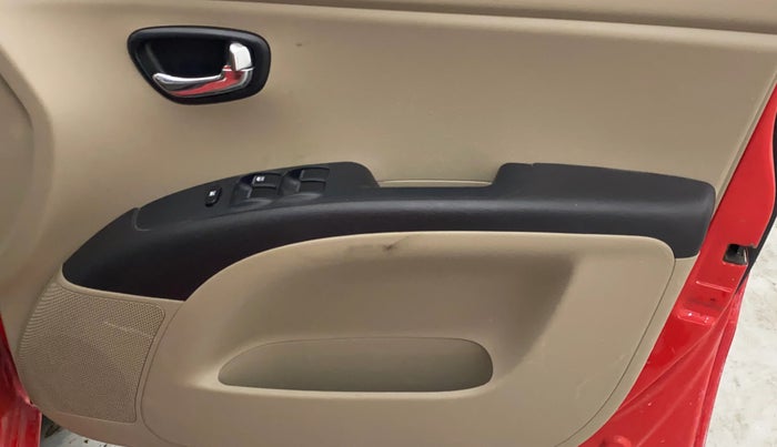 2013 Hyundai i10 MAGNA 1.1, Petrol, Manual, 1,04,719 km, Driver Side Door Panels Control