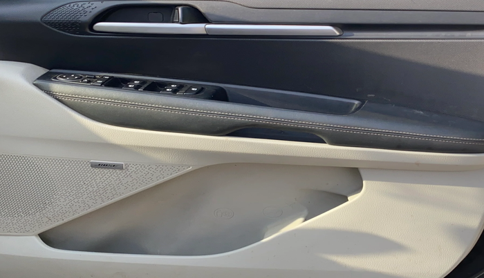 2020 KIA SONET HTX PLUS 1.0 IMT, Petrol, Manual, 1,32,902 km, Driver Side Door Panels Control