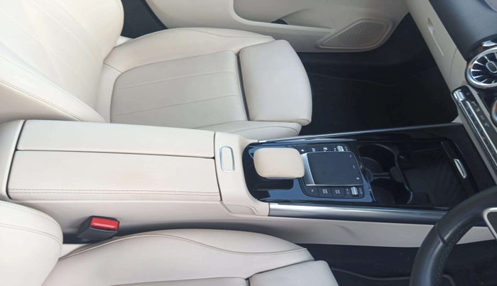 2023 Mercedes Benz GLA Class 220d, Diesel, Automatic, 26,055 km, Gear Lever