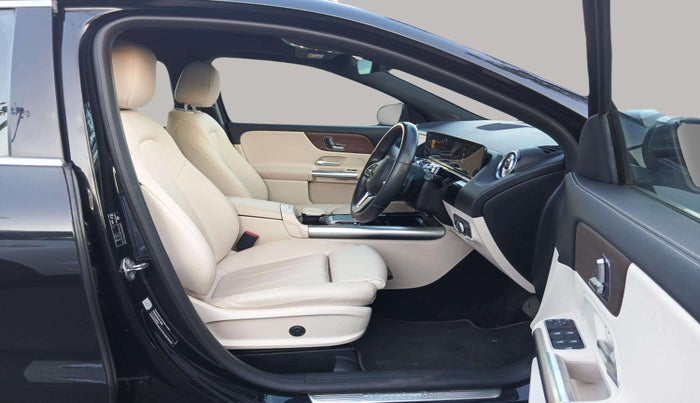 2023 Mercedes Benz GLA Class 220d, Diesel, Automatic, 26,055 km, Right Side Front Door Cabin