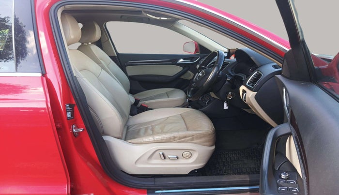 2018 Audi Q3 30 TFSI Premium, Petrol, Automatic, 50,817 km, Right Side Front Door Cabin