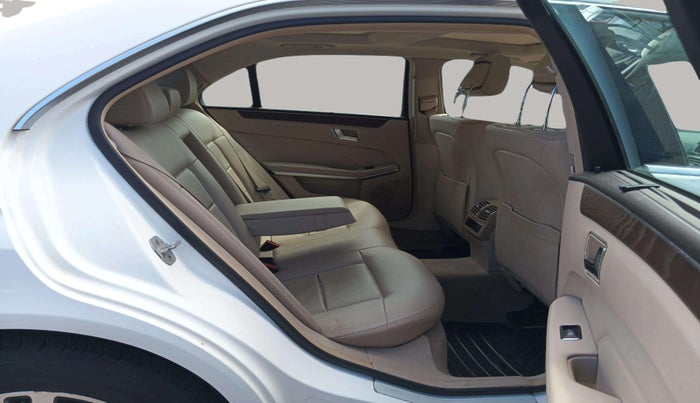 2015 Mercedes Benz E Class E 250 CDI AVANTGARDE, Diesel, Automatic, 47,802 km, Right Side Rear Door Cabin