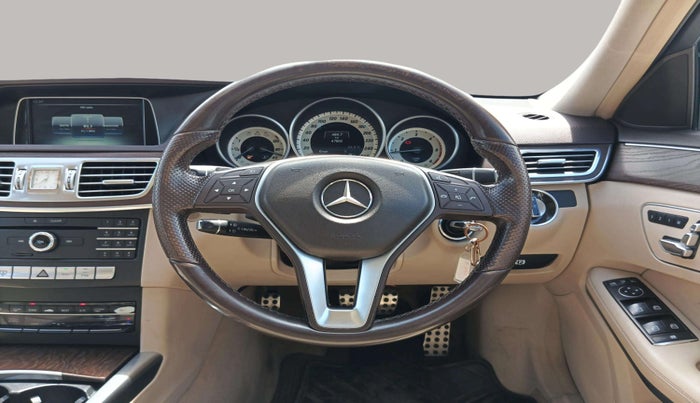 2015 Mercedes Benz E Class E 250 CDI AVANTGARDE, Diesel, Automatic, 47,802 km, Steering Wheel Close Up