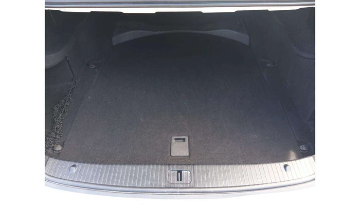 2015 Mercedes Benz E Class E 250 CDI AVANTGARDE, Diesel, Automatic, 47,802 km, Boot Inside