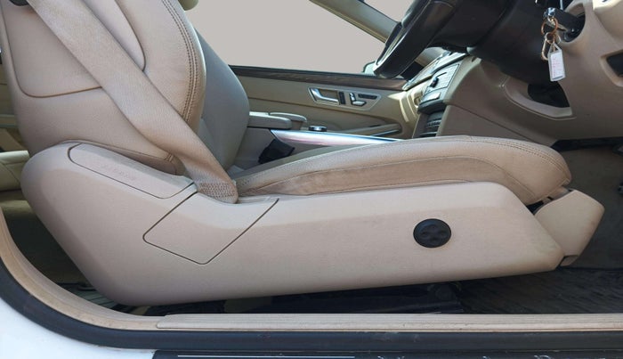 2015 Mercedes Benz E Class E 250 CDI AVANTGARDE, Diesel, Automatic, 47,802 km, Driver Side Adjustment Panel