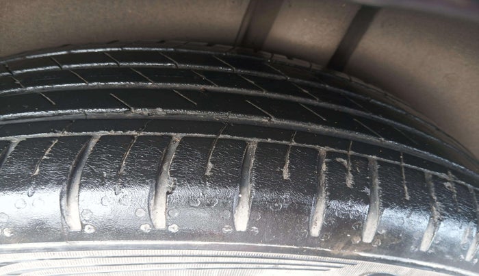 2022 MG HECTOR SHARP 1.5 PETROL CVT, Petrol, Automatic, 25,165 km, Right Front Tyre Tread