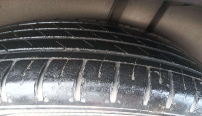 2022 MG HECTOR SHARP 1.5 PETROL CVT, Petrol, Automatic, 25,165 km, Left Front Tyre Tread