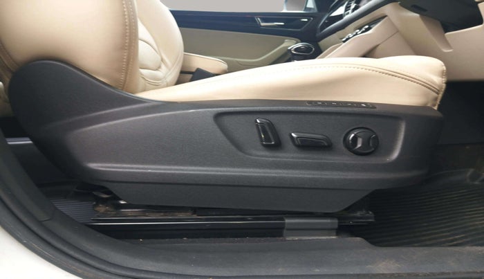 2017 Skoda Kodiaq STYLE 2.0 TDI 4X4 AT, Diesel, Automatic, 60,132 km, Driver Side Adjustment Panel