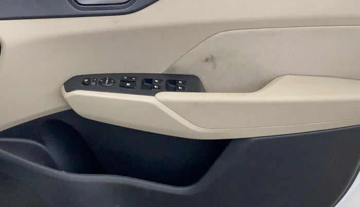 2018 Hyundai Verna 1.6 VTVT SX, Petrol, Manual, 86,880 km, Driver Side Door Panels Control