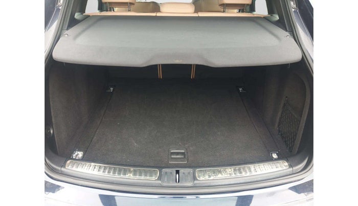 2021 Porsche Macan BASE, Petrol, Automatic, 34,430 km, Boot Inside