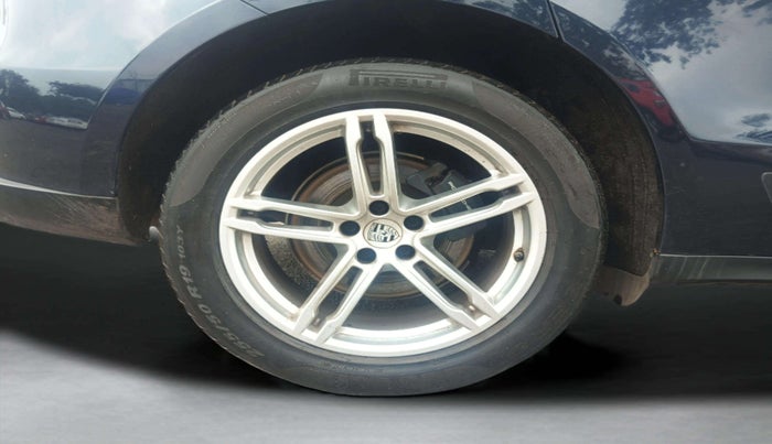2021 Porsche Macan BASE, Petrol, Automatic, 34,430 km, Right Rear Wheel