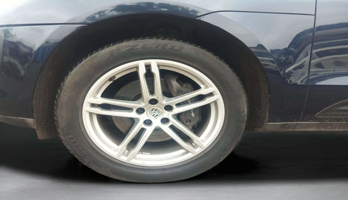 2021 Porsche Macan BASE, Petrol, Automatic, 34,430 km, Left Front Wheel