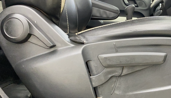 2023 Tata PUNCH ACCOMPLISHED DAZZLE SUNROOF CNG MT, CNG, Manual, 90,529 km, Driver Side Adjustment Panel