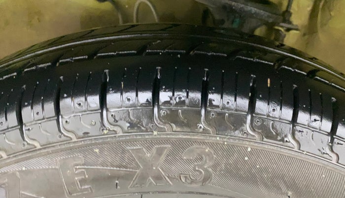 2020 Maruti Alto LXI, Petrol, Manual, 68,120 km, Left Front Tyre Tread
