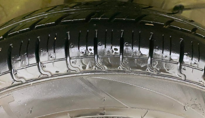 2020 Maruti Alto LXI, Petrol, Manual, 68,120 km, Right Front Tyre Tread