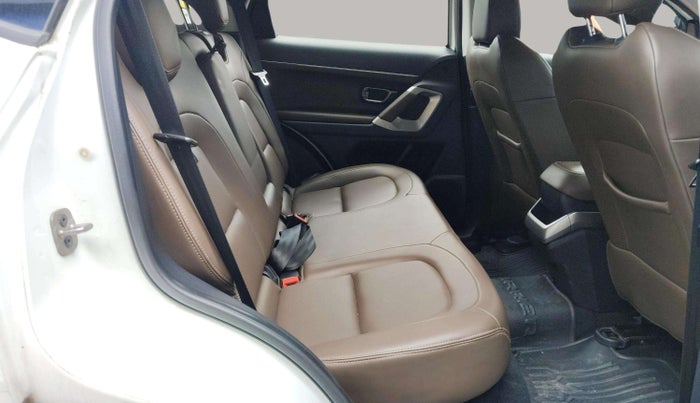 2019 Tata Harrier XZ PLUS 2.0L, Diesel, Manual, 95,226 km, Right Side Rear Door Cabin