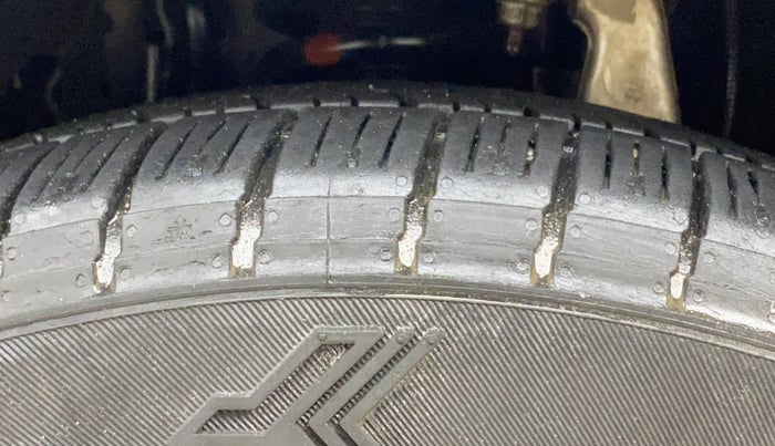 2018 Mahindra MARAZZO M2 7STR, Diesel, Manual, 84,207 km, Left Front Tyre Tread