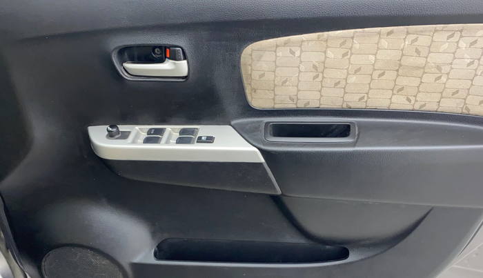 2013 Maruti Wagon R 1.0 VXI, Petrol, Manual, 13,884 km, Driver Side Door Panels Control