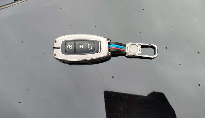 2019 Hyundai Verna 1.6 VTVT SX, Petrol, Manual, 92,730 km, Key Close Up