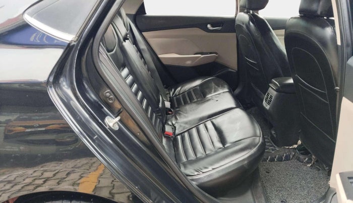 2019 Hyundai Verna 1.6 VTVT SX, Petrol, Manual, 92,730 km, Right Side Rear Door Cabin