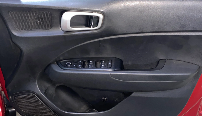2022 Hyundai VENUE S+ 1.2, Petrol, Manual, 47,883 km, Driver Side Door Panels Control