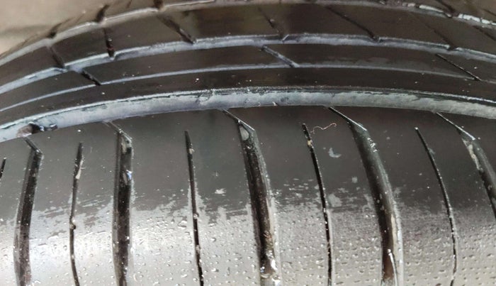 2022 Tata PUNCH ADVENTURE MT, Petrol, Manual, 16,292 km, Left Front Tyre Tread