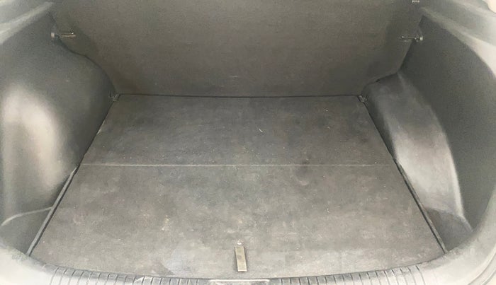 2018 Hyundai Creta SX (O) 1.6 DIESEL, Diesel, Manual, 66,011 km, Boot Inside