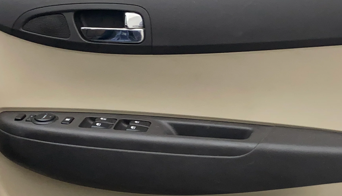2013 Hyundai i20 ASTA 1.2, Petrol, Manual, 52,206 km, Driver Side Door Panels Control