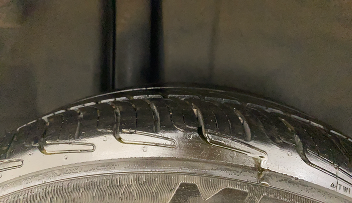 2017 Maruti Ciaz ALPHA 1.4 PETROL, Petrol, Manual, 81,573 km, Right Front Tyre Tread