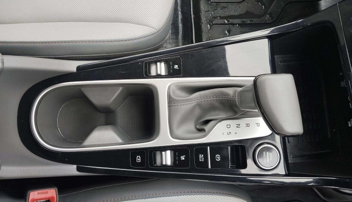 2024 Hyundai Creta SX (O) 1.5 DIESEL AT, Diesel, Automatic, 20,392 km, Gear Lever