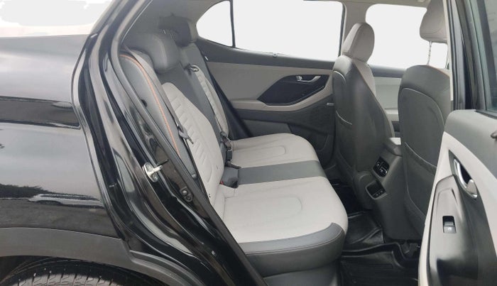 2024 Hyundai Creta SX (O) 1.5 DIESEL AT, Diesel, Automatic, 20,392 km, Right Side Rear Door Cabin
