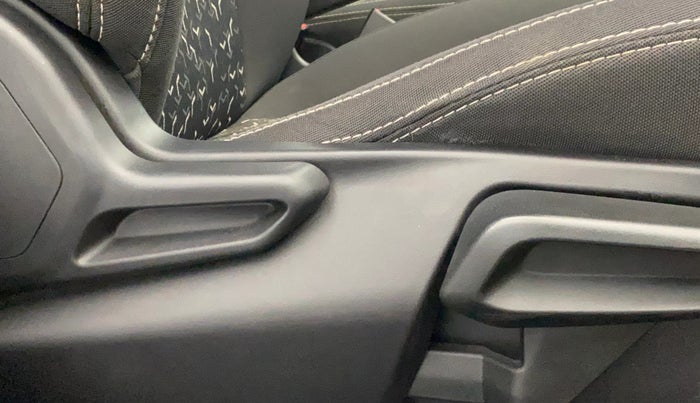2022 Tata Tiago  XZ Plus (O) , Petrol, Manual, 16,423 km, Driver Side Adjustment Panel