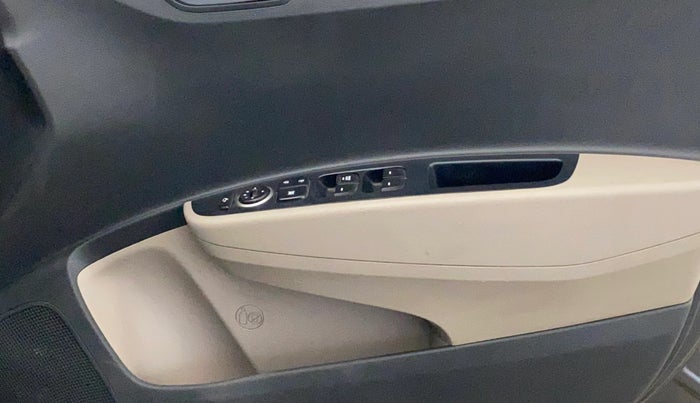 2019 Hyundai Grand i10 SPORTZ 1.2 KAPPA VTVT, CNG, Manual, 58,250 km, Driver Side Door Panels Control